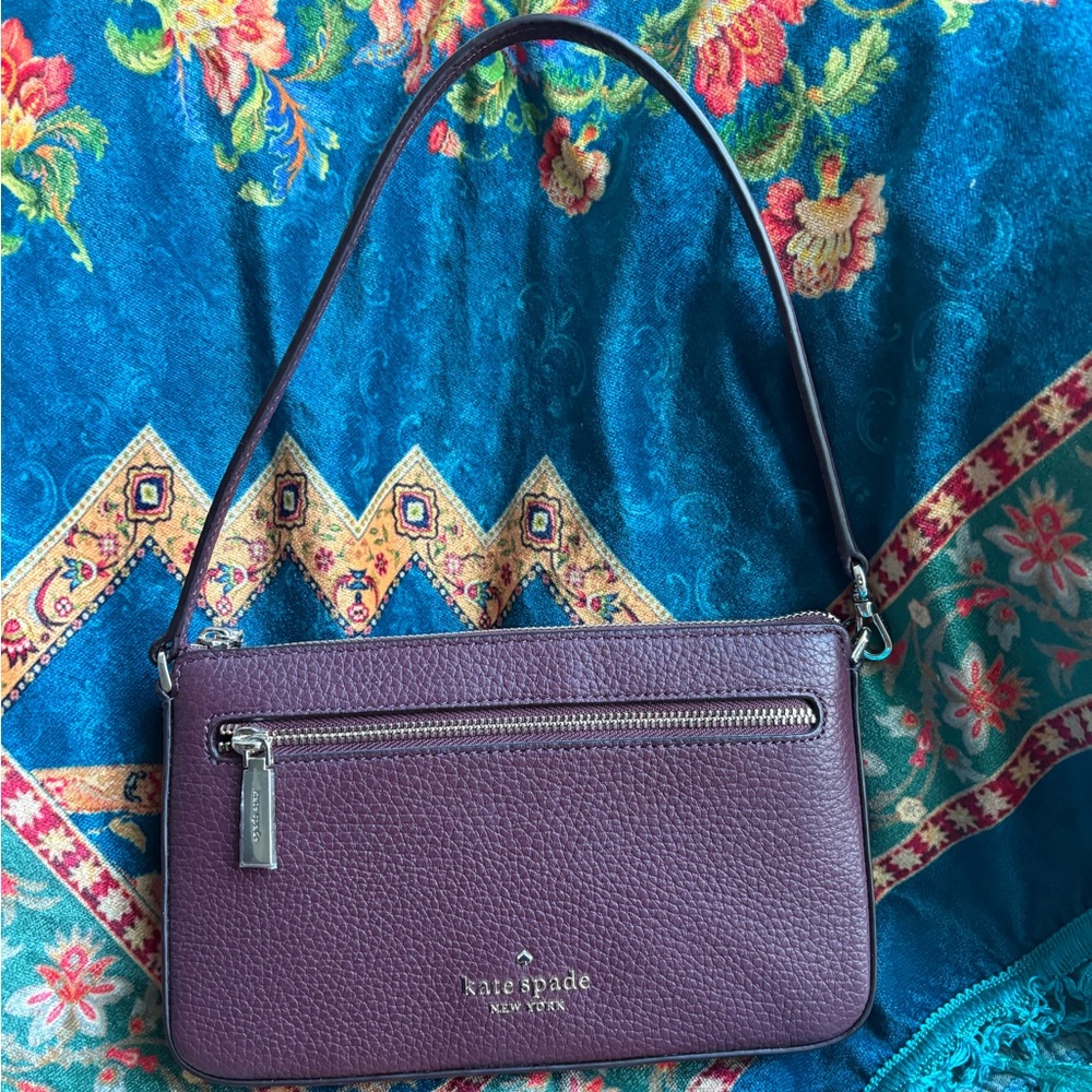 Kate Spade Leila Pebbled Leather Small Convertible Wristlet (Cherrywood)